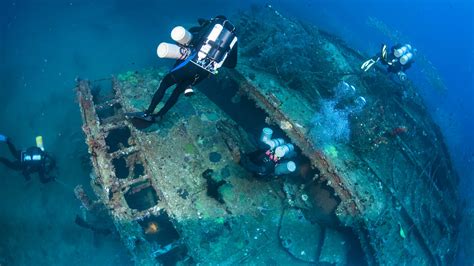 WWII aircraft wreck, Diving 217 feet deep in Trincomalee, Sri Lanka.